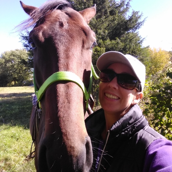 Meet your Posher, Lisa - Picture 2 of 2